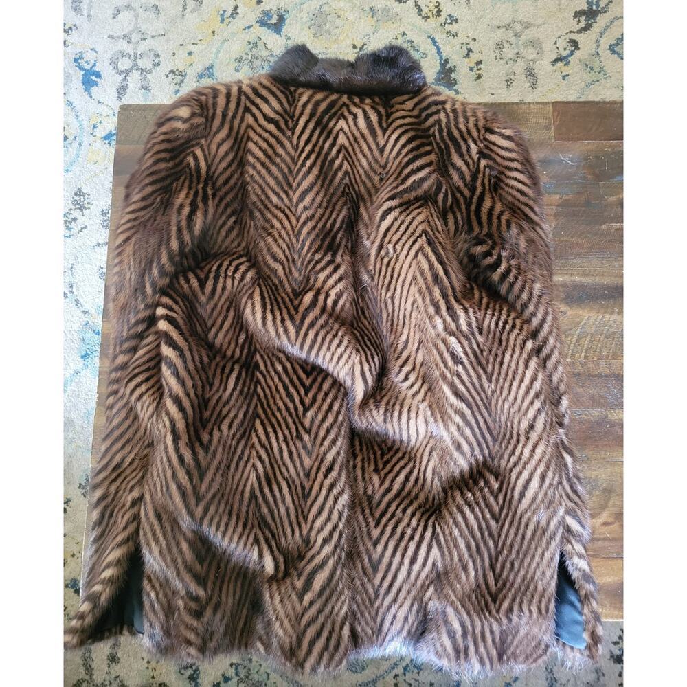 DaVinci Authentic Vintage Mink Coat with Chevron Pattern - Very Soft Fur - Picture 10 of 11